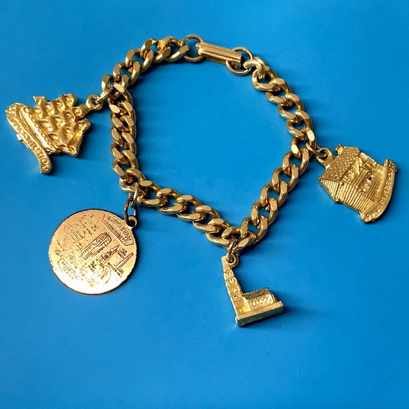 🖤Vtg Charms bracelet - Picture 1 of 10